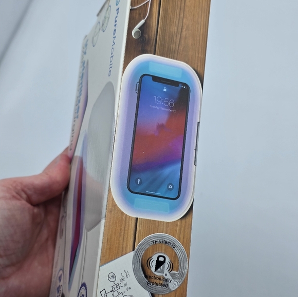 Puremobile USB Charger and Sanitizer - Picture 4 of 5